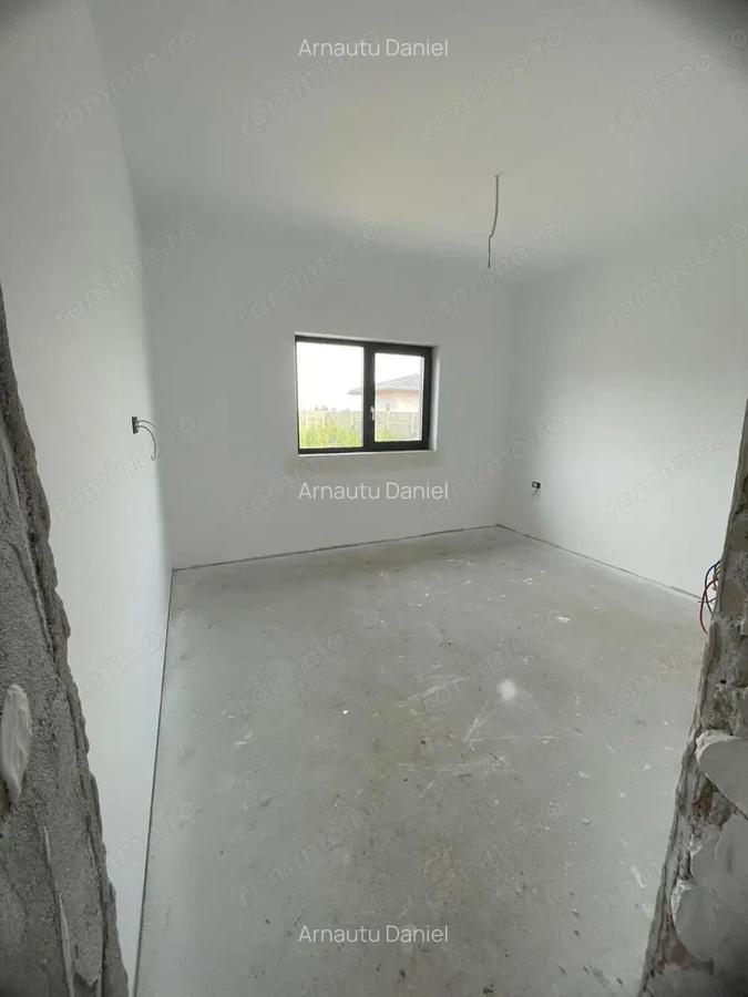 Casa Individuala pe parter in Mosnita, Toate Utilitatile, Drum asfaltat 190.000 e - 9