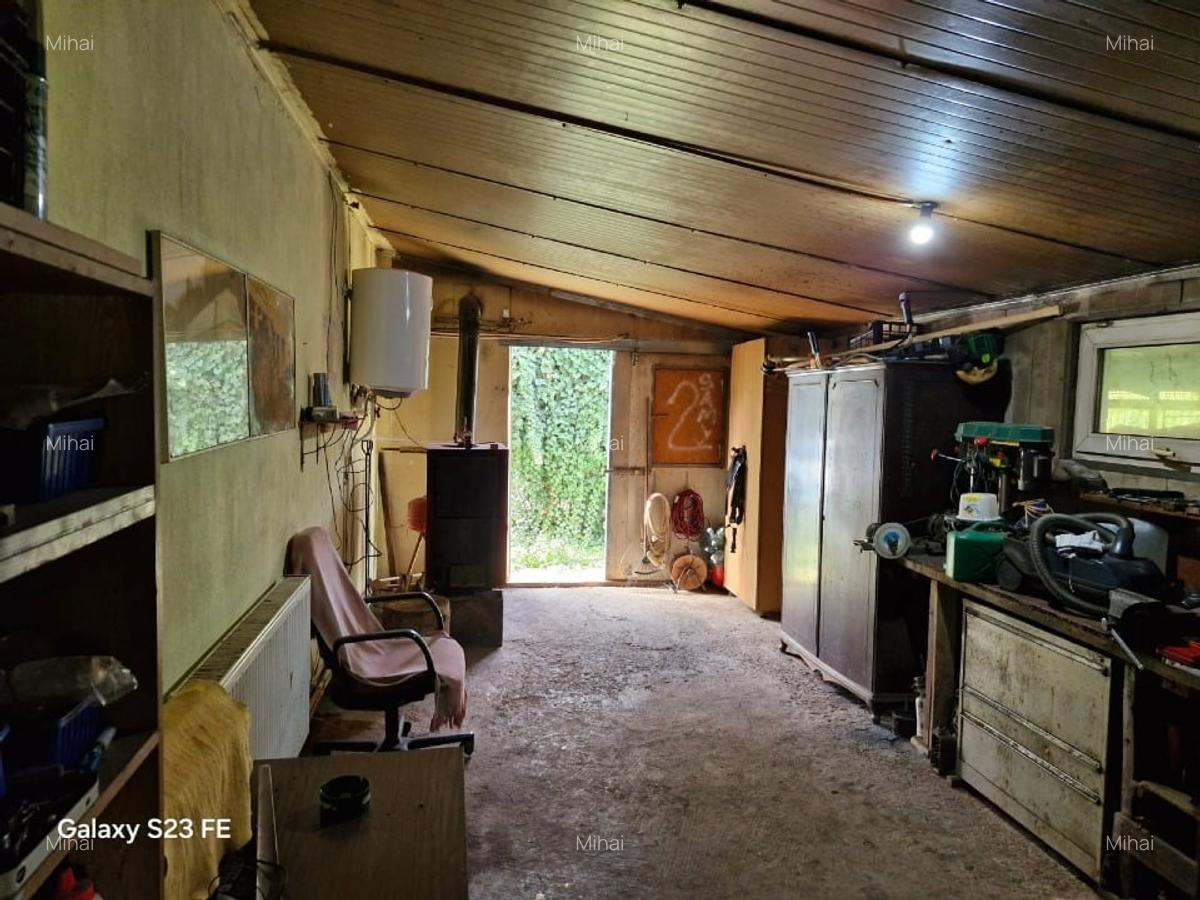 Casă de vacanță sau permanentă, pe deal, cu curte terasată și priveliște superbă - 10