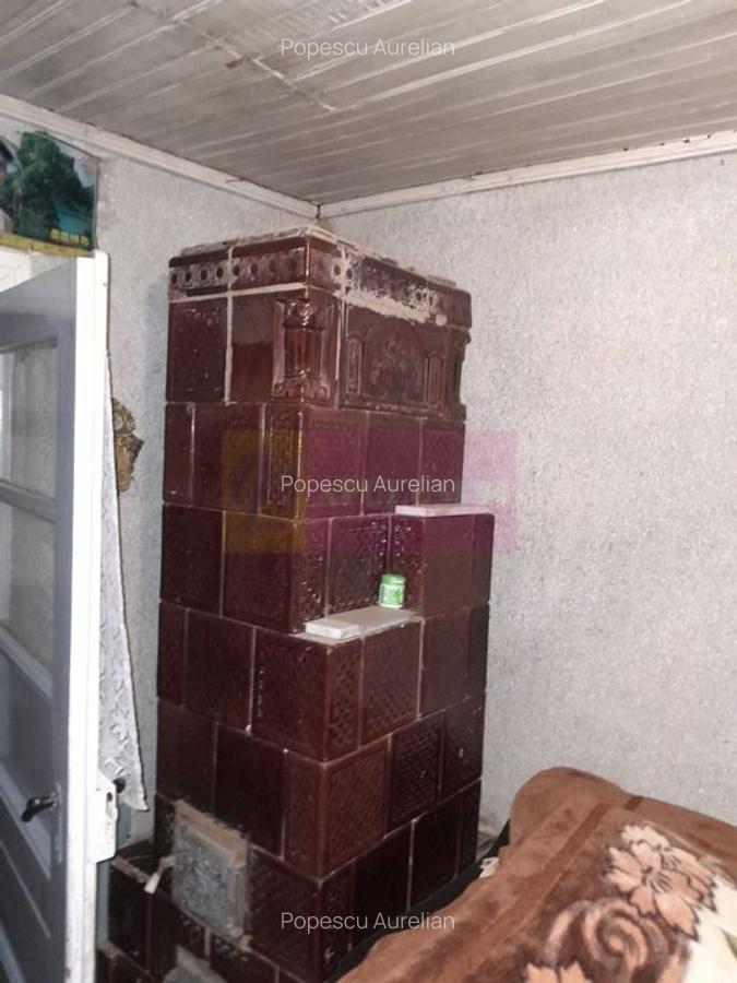 Branesti / IF - casa batraneasca din caramida cu teren de vanzare - 50