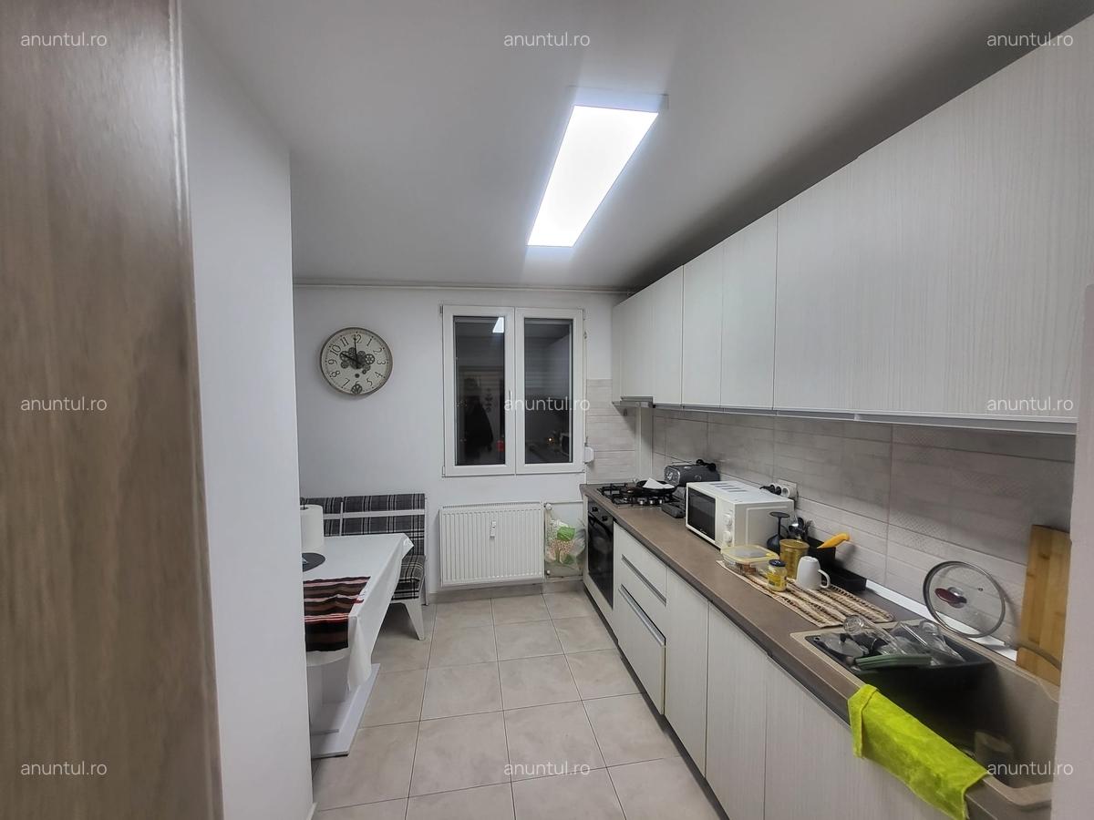 1 Decembrie 1918, metrou 8 min, str Mizil - 2