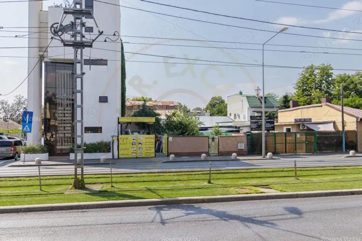 Casa cu poten?ial + spa?iu comercial/ locuin?a sau investi?ie Eroii Revolutiei - 16