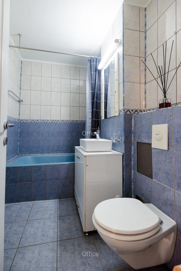 Apartament 2 camere decomandat, centrala, etaj 3 - Alfa - 9