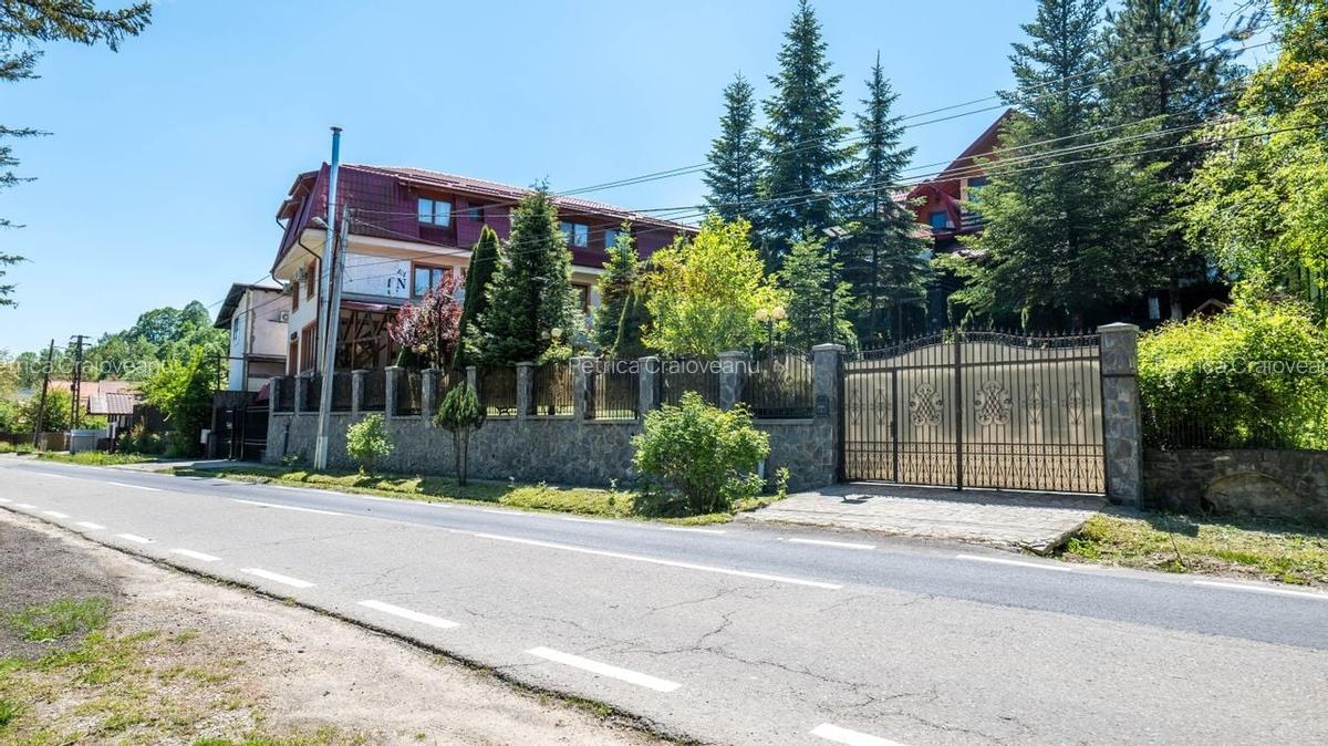 Oferta - vanzare pensiune 10 camere si casa de vacanta, Slanic Prahova - 51