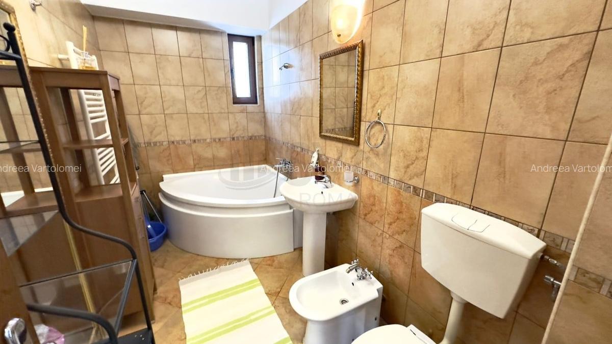 Apartament cu 3 camere decomandat în Sisești - 5