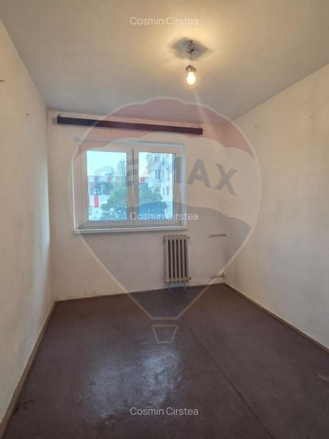 DE VANZARE Apartament cu 4 camere in zona 1 DECEMBRIE 1918 - 16