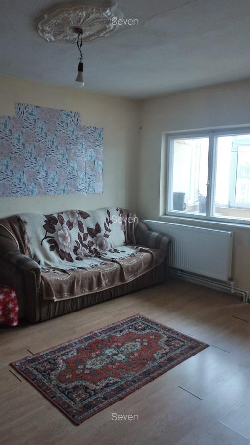 Apartament 3 camere - Km.4 - Billa - 80.000 euro (Cod E5) - 1