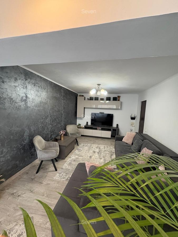 Apartament 3 camere decomandat - Poarta 6 - 120.000 euro  (Cod E5) - 1