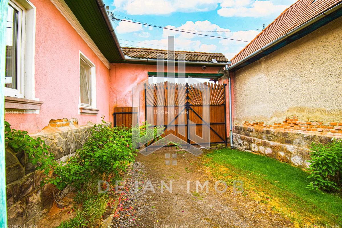 Casă cu 3 camere în Micfalău - 15