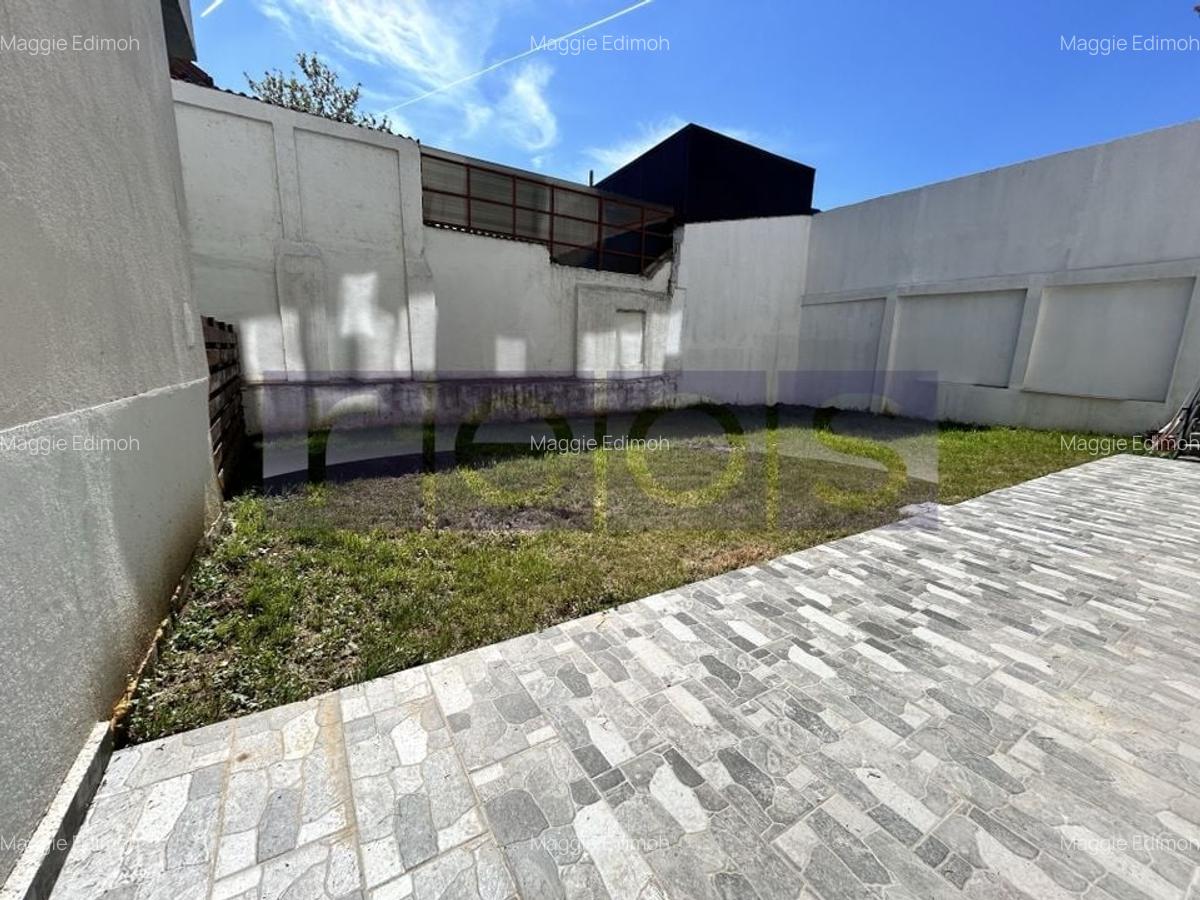 Apartament cu 3 camere decomandat în Andronache - 12