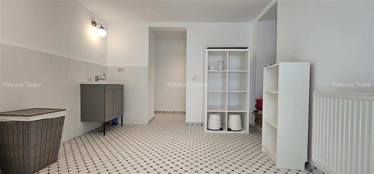 Casa cu curte si parcare in Schei - 3