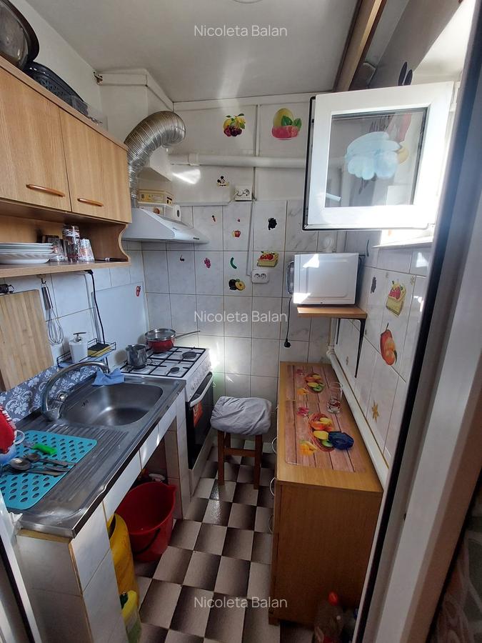 Apartament 2 camere, etaj 4/4, zona Școala 8 Constanța - 2