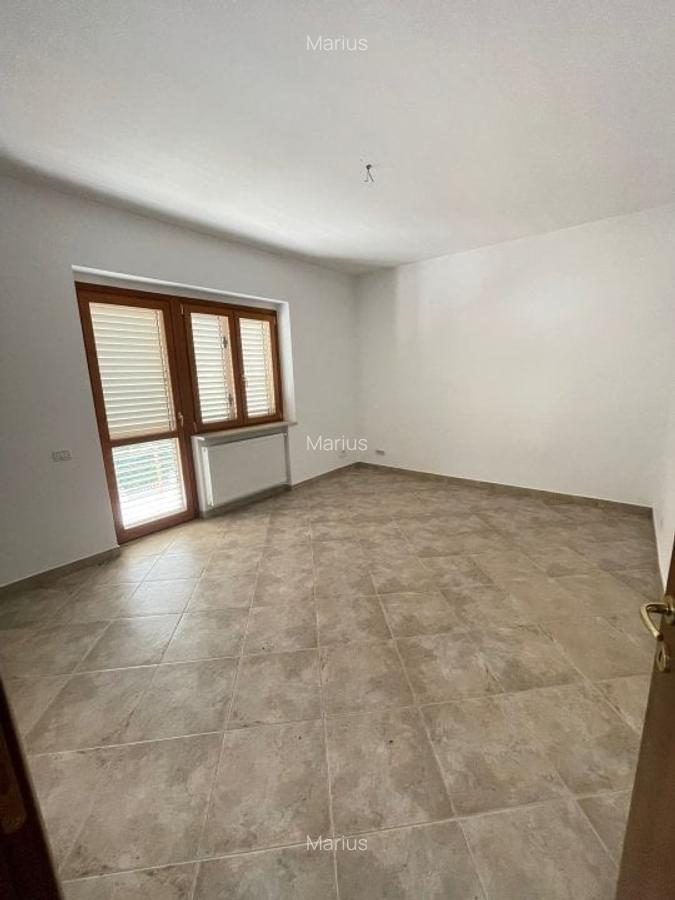 Casă cu 4 camere în Dumbrăvița - 9