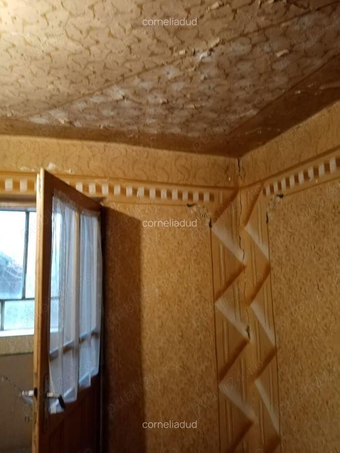 Vand casa veche cu teren intravilan - 7