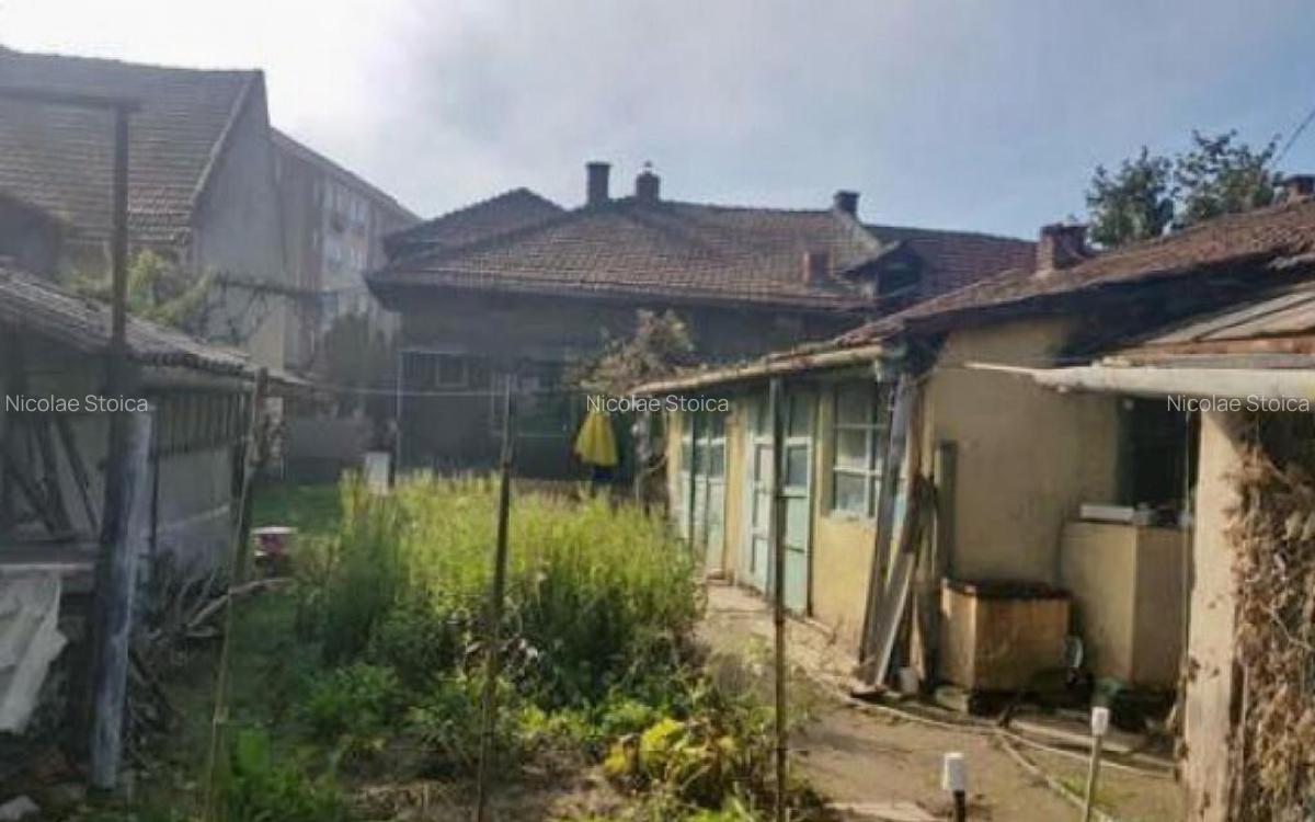 Vand casa ultracentrl Simeria din caramida acces de pe 2 str - 2