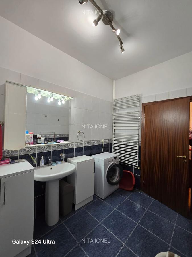 Apartament cu 3 camere decomandat, mobilat în P-ța Victoriei - 11