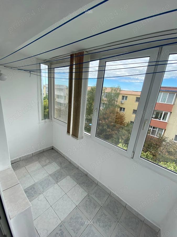 Particular ofer spre inchiriere ap 3 camere, str.Independentei - 5