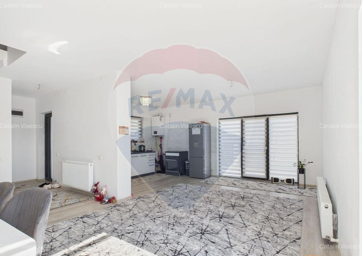 Duplex 85 mp utili, curte 200 mp vedere la lac ?i p?... - 18