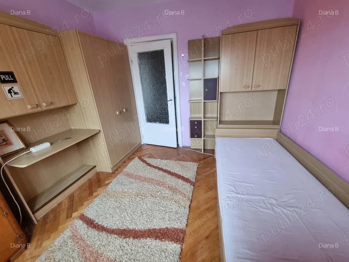 Inchiriez apartament 3 camere - 4