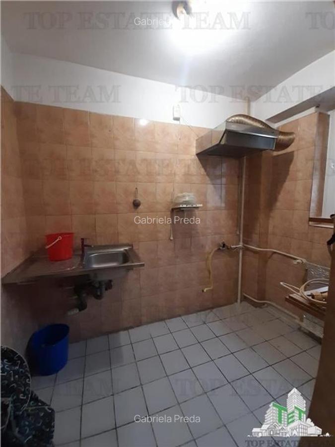 Bd Basarabiei -Parcul National- Vanzare  Garsoniera in bloc  Anvelopat-Libera - 9