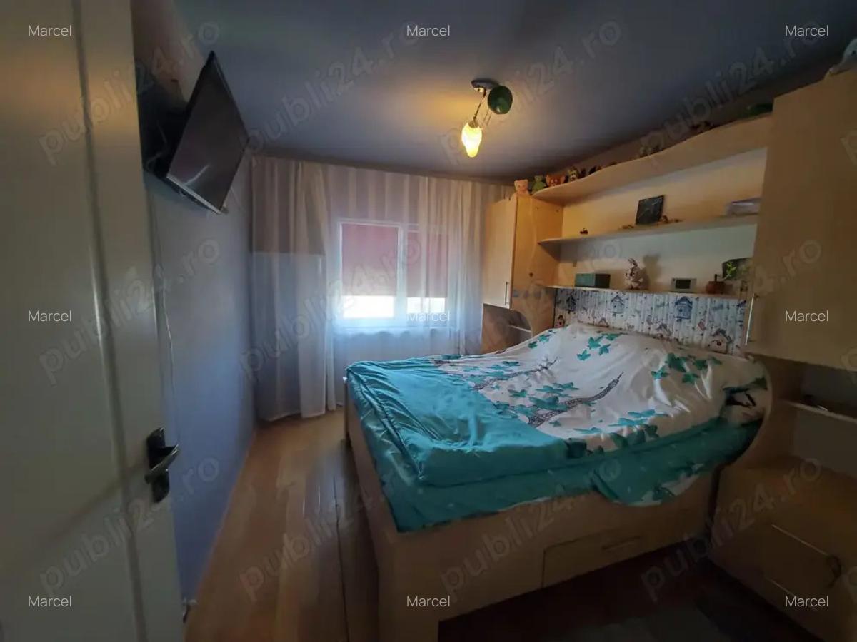 Vanda schimb apartament 3 camere, decomandat, 2 balcoane, 2 bai, 4 4 - 3