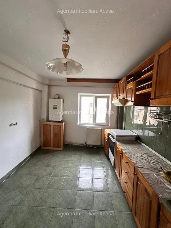 De vanzare 3 camere zona BL Roman Musat , etaj intermediar, 2 bai, boxa , 67000 euro - 5