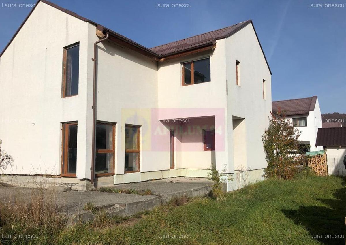 Vila la rosu Zarnesti- Mitropolit Metianu cu vedere super... - 2