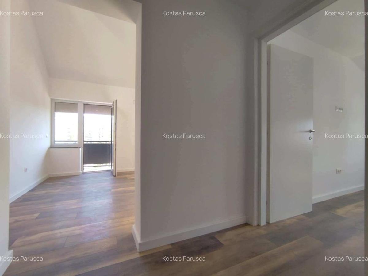 Apartament cu 2 camere decomandat în Tractorul - 15