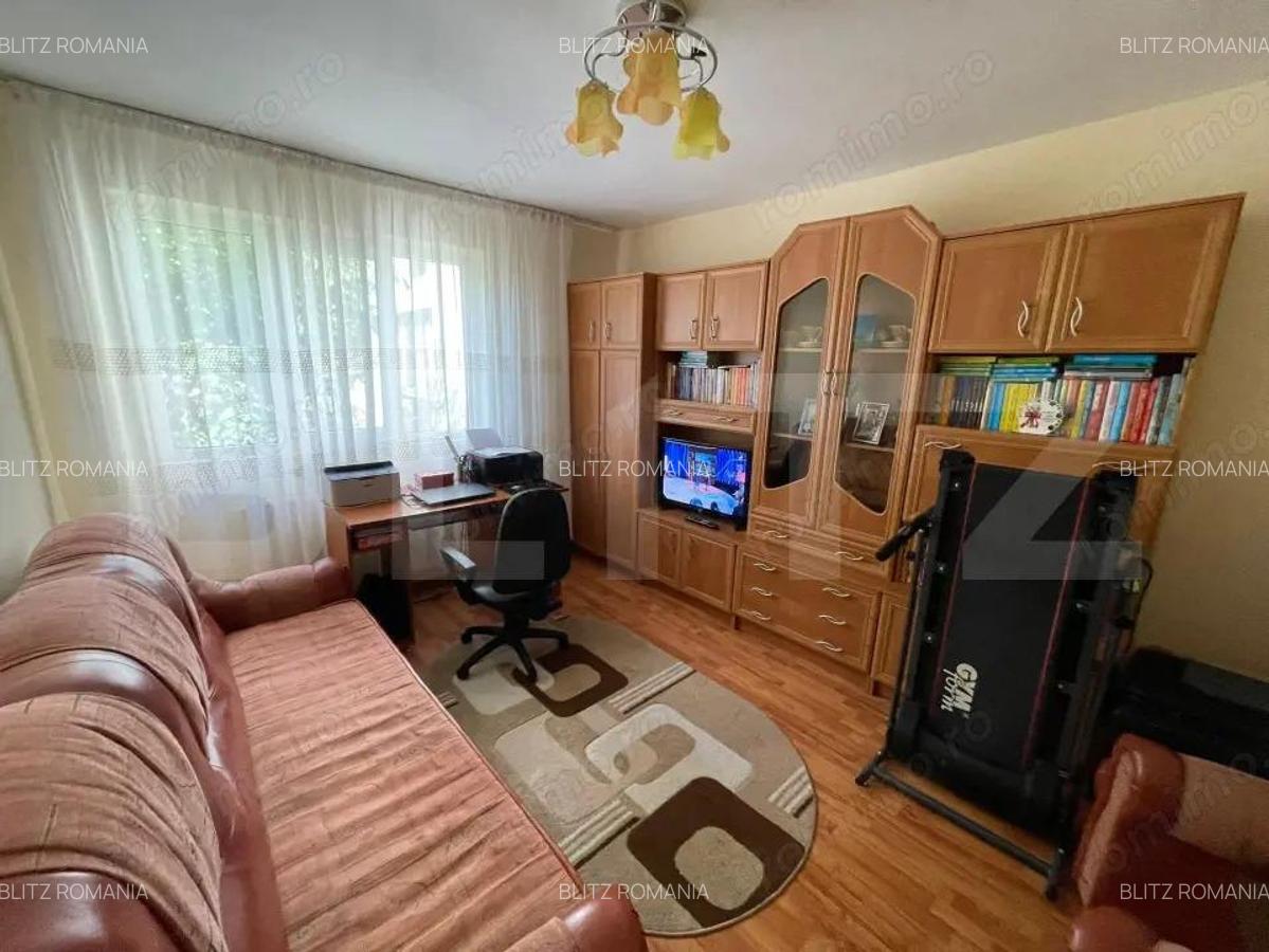 Apartament 2 camere, decomandat, 37 mp, Zona 9 Mai - 1