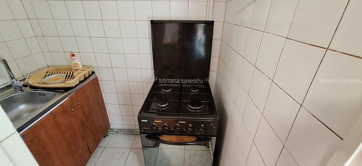 Apartament renovat cu 3 camere - zona Andrei Saguna - 12