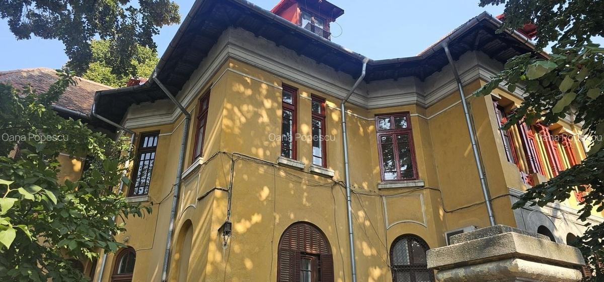 Cotroceni oportunitate amenajare mansardă și pod într-o vilă elegantă - 2