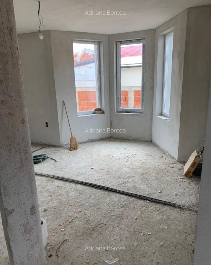 Casa la gri Sanmartin, Bihor, cartierul Lotus - 3