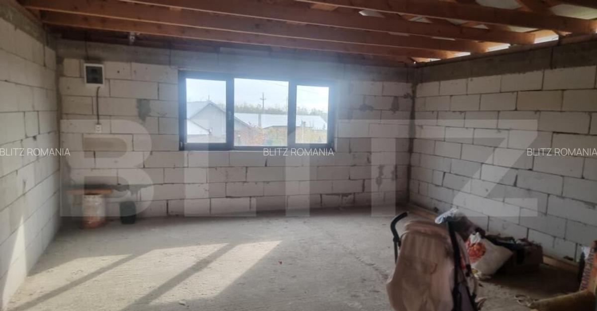 CASA LA ROSU CU TEREN - 11