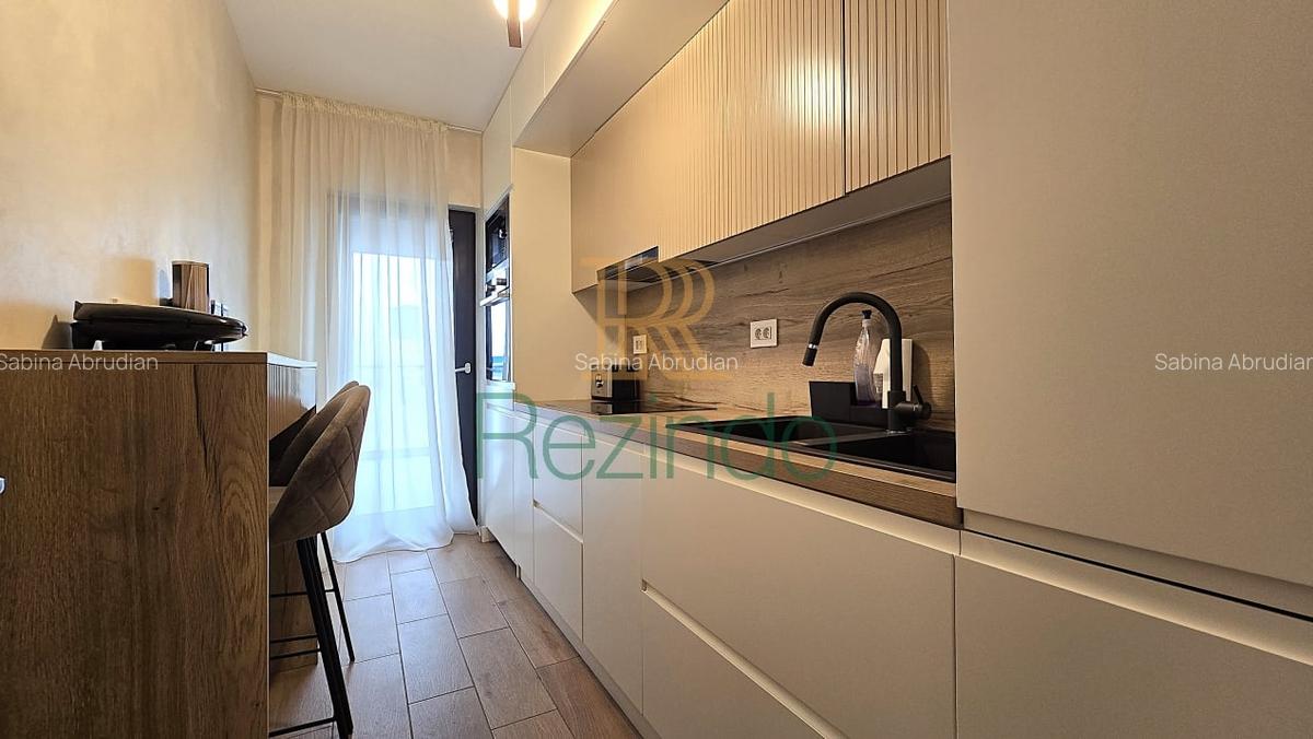 3 camere, terasa 14mp | Premium | De mutat in ansamblu inchis | VIDEO - 5 3 camere, terasa 14mp | Premium | De mutat in ansamblu inchis | VIDEO - 5