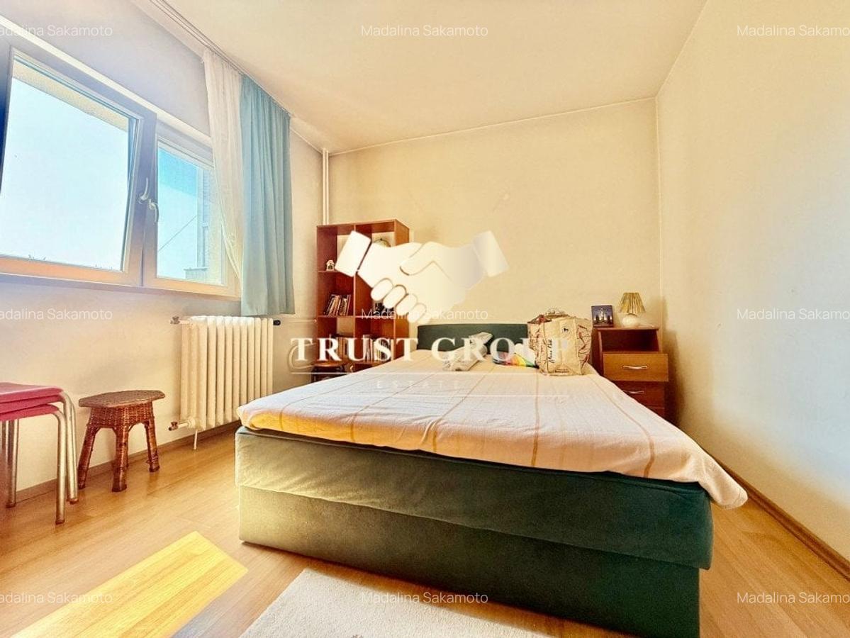 Apartament cu 4 camere decomandat în P-ța Victoriei - 8