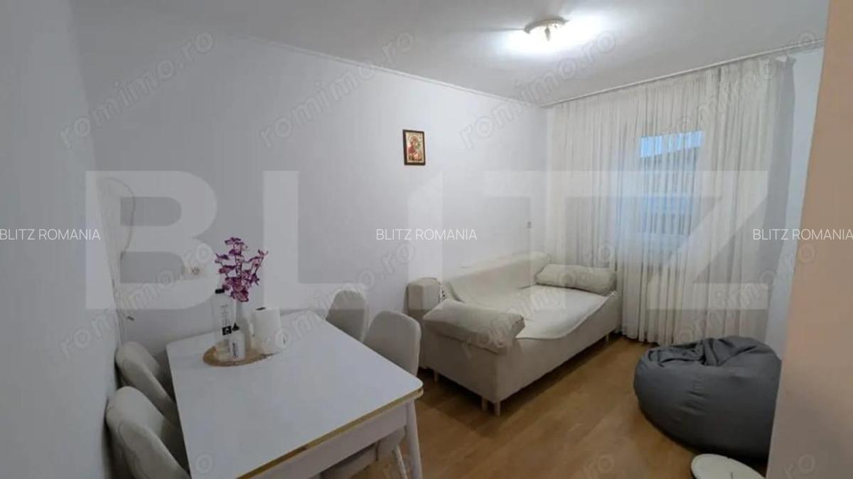 Apartament cu 3 camere, decomandat, cetate - 3
