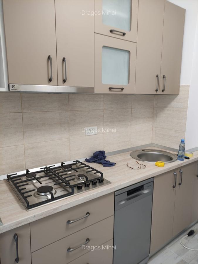 4 camere Titan / centrala proprie / renovat 2025 / imobil anvelopat - 1