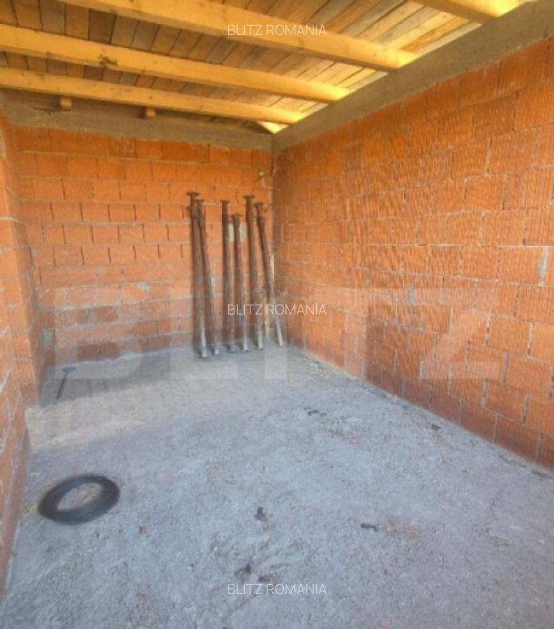 Casa la rosu, 3 camere, 145,31 mp utili, 715 mp teren, zona - 4