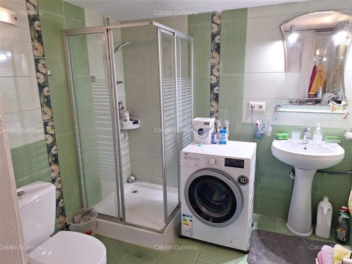 Casa Bartolomeu, pe doua nivele, stil deosebit, curte comuna - 5