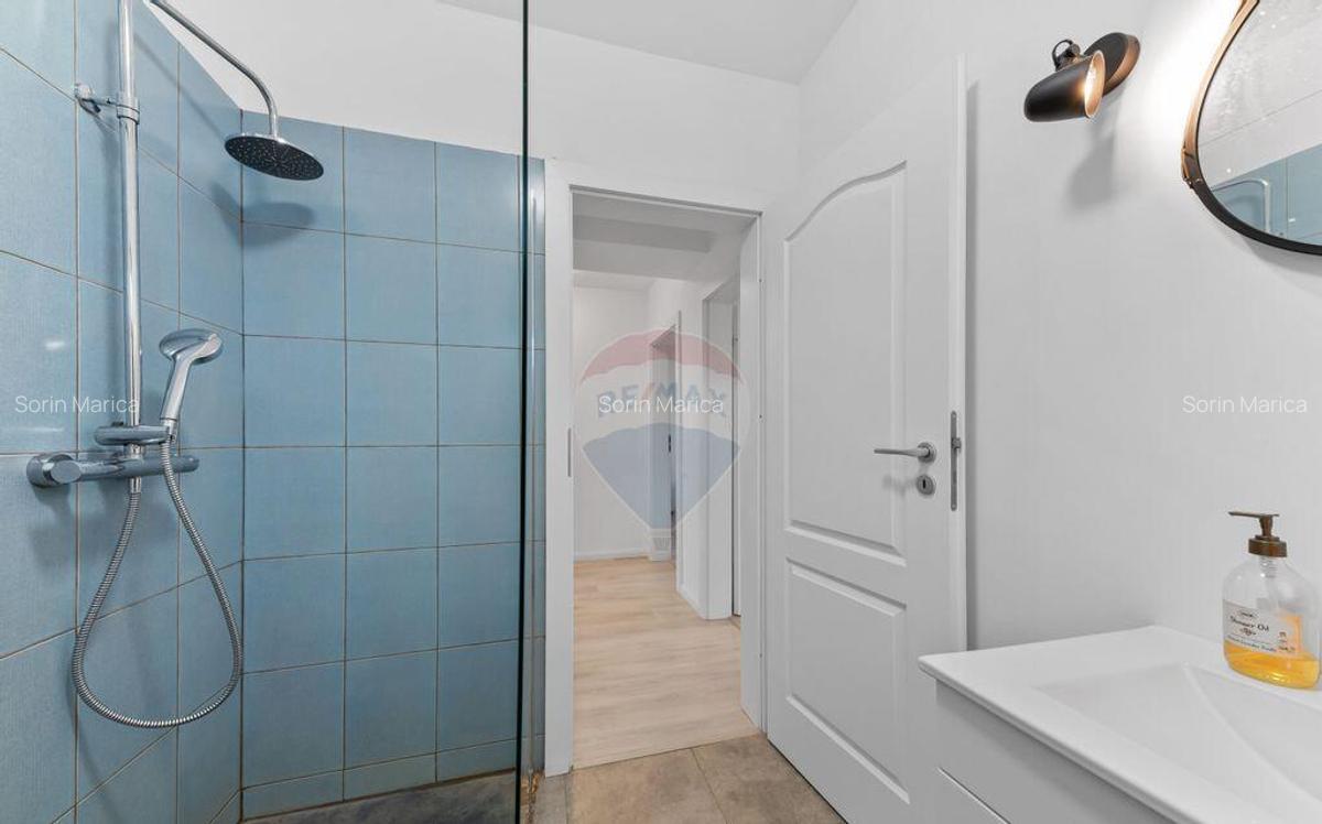 VANZARE Casa / Vila moderna cu 4 camere si curte Dragom... - 36