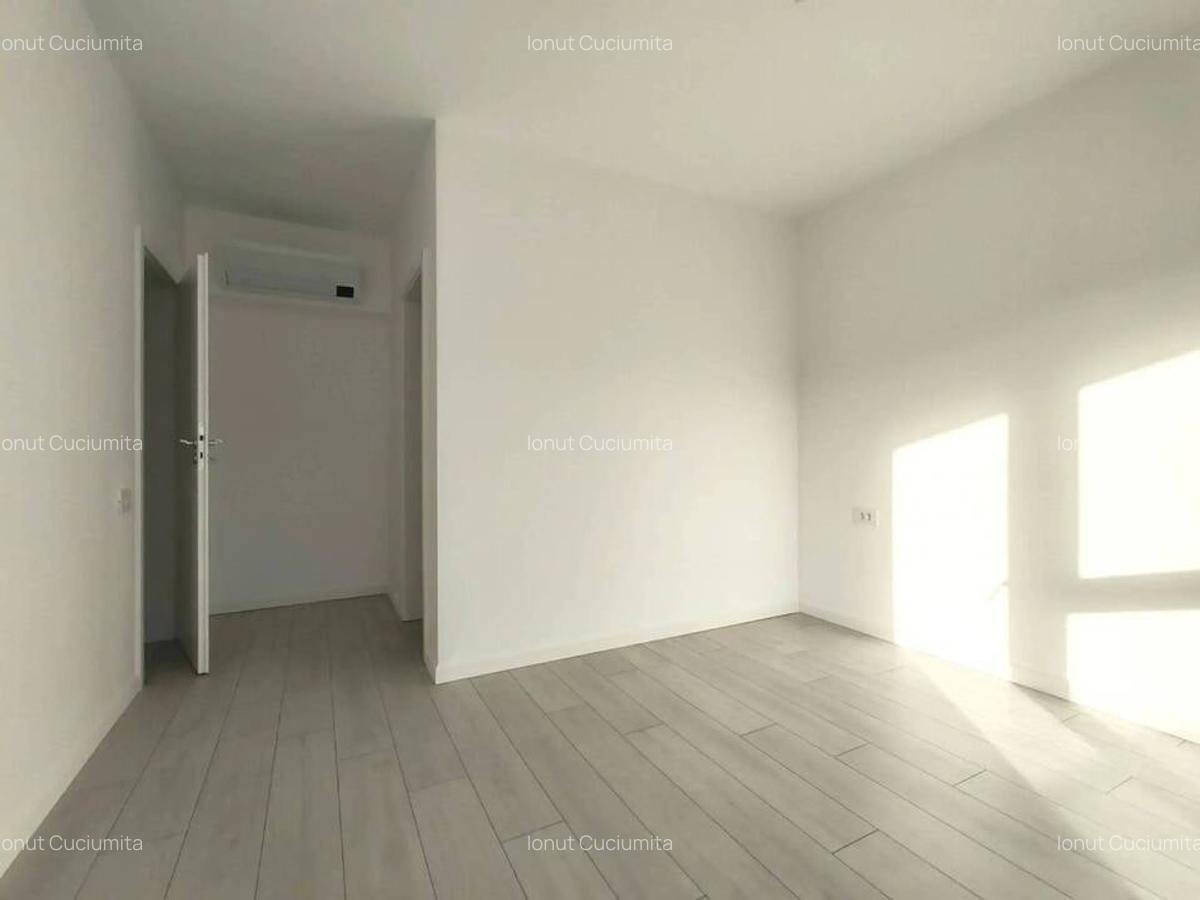Apartament cu 3 camere decomandat în Titan - 7
