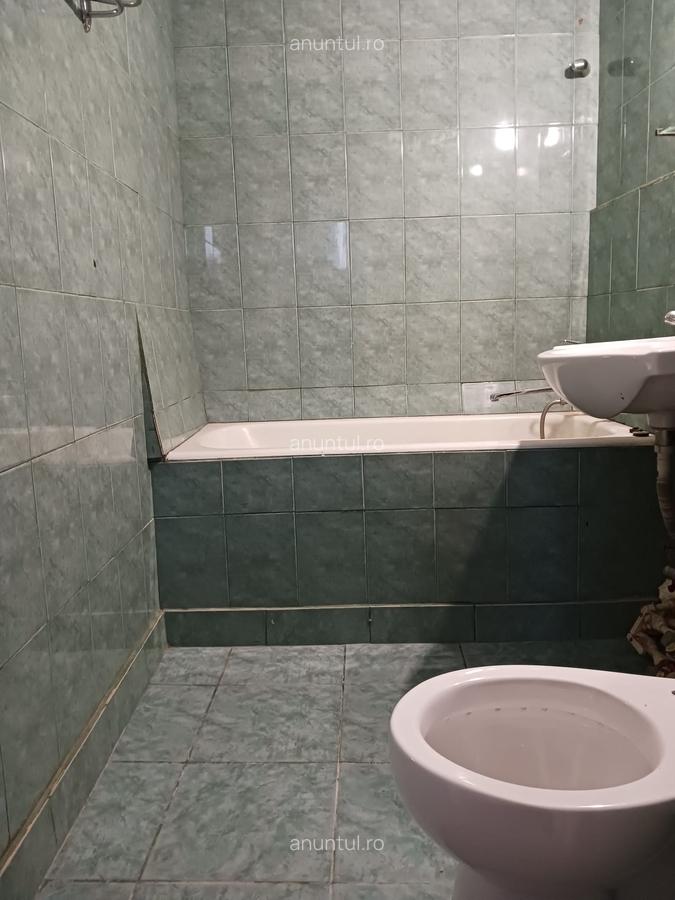 Piata Moghioros, vis a vis de Parc Drumul Taberei, Patinoar - 5