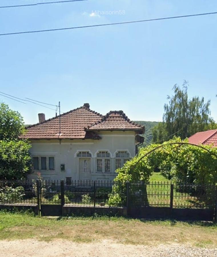 Casa de vânzare la tara - 2