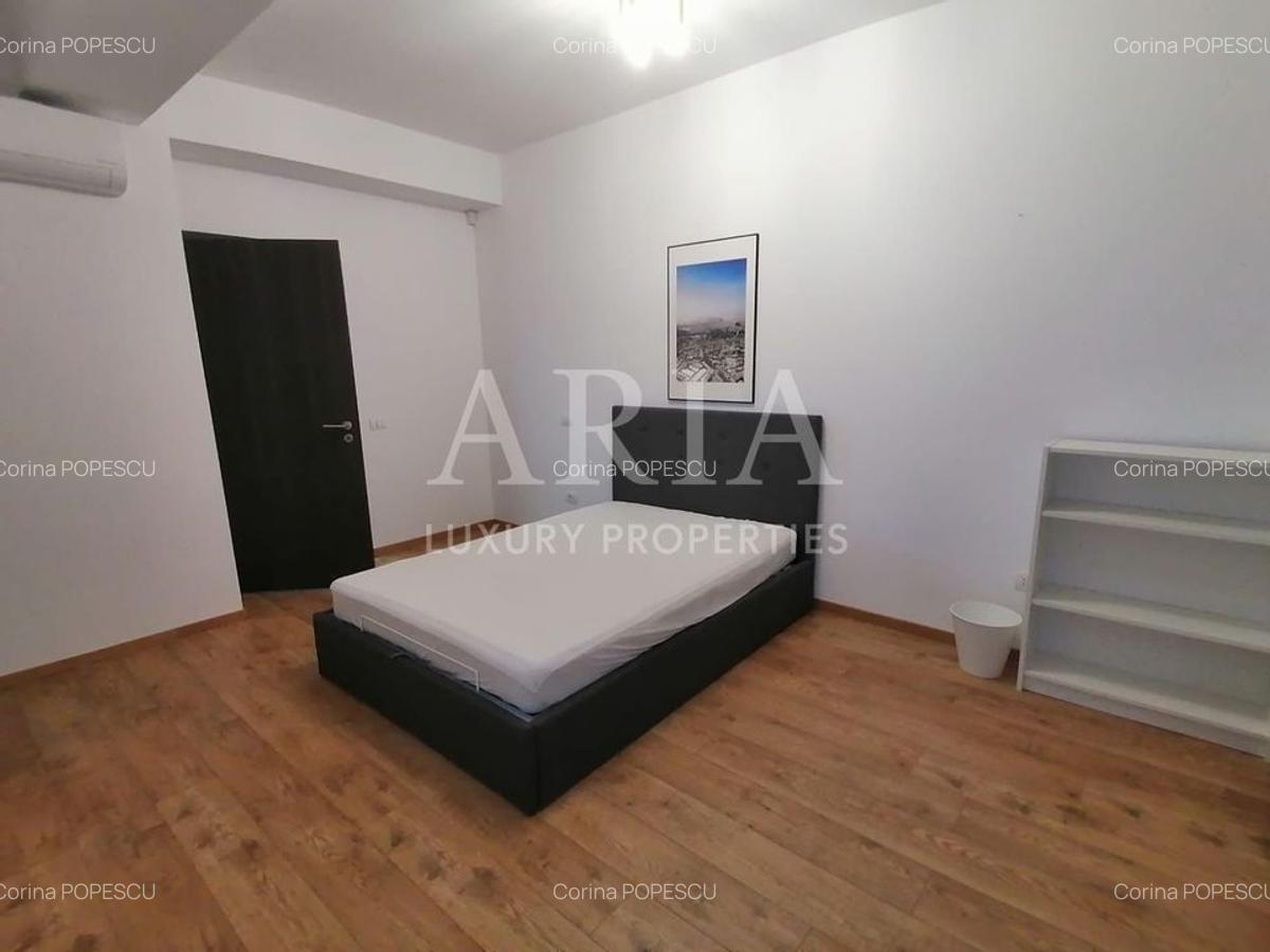 Apartament cu 5 camere decomandat, mobilat în Băneasa - 10