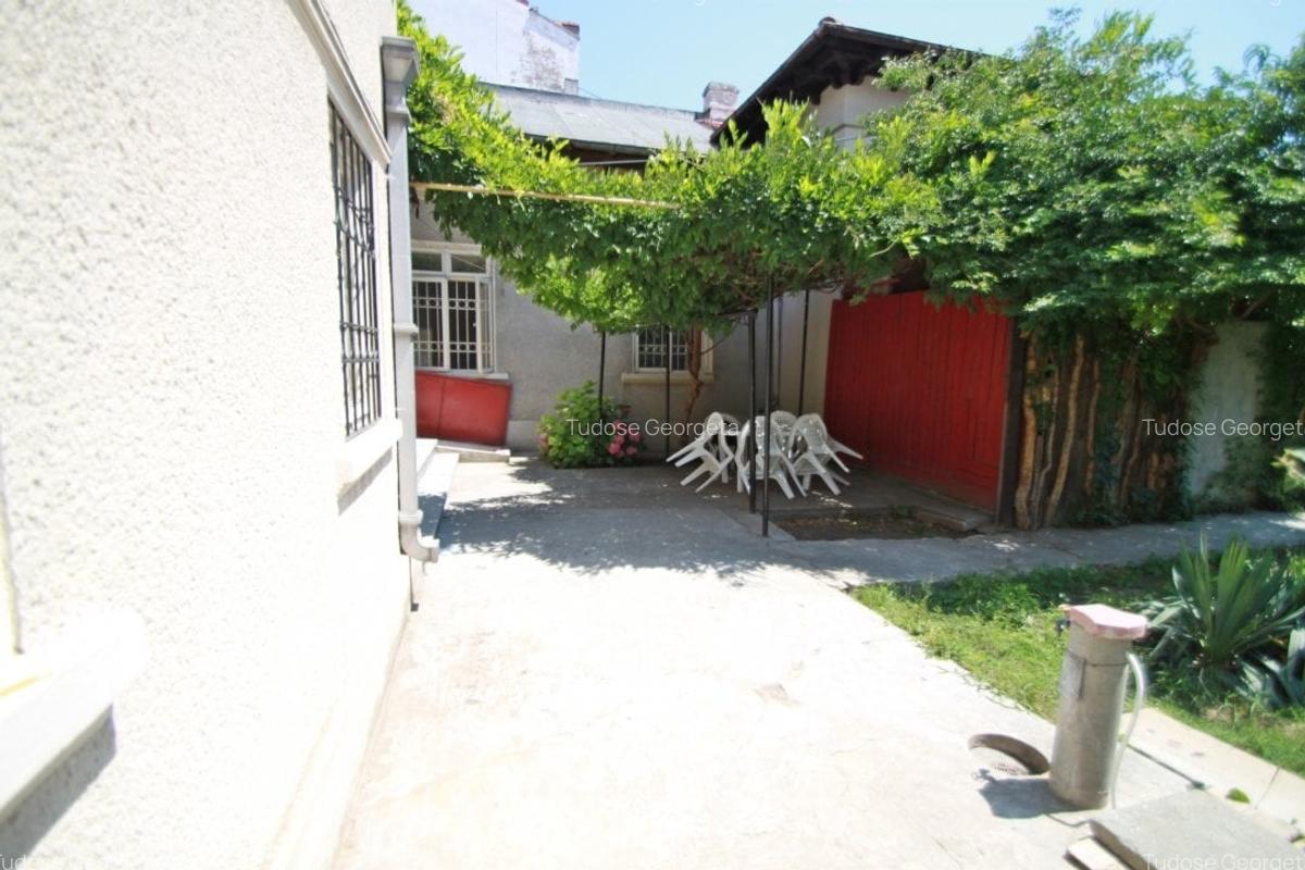 Casă cu 3 camere în Faleza Nord - 1
