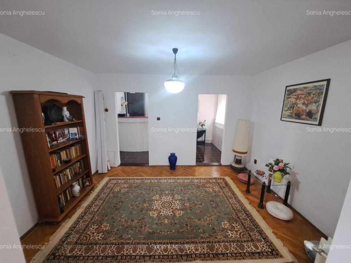 Apartament cu 2 camere decomandat în Medicină - 3