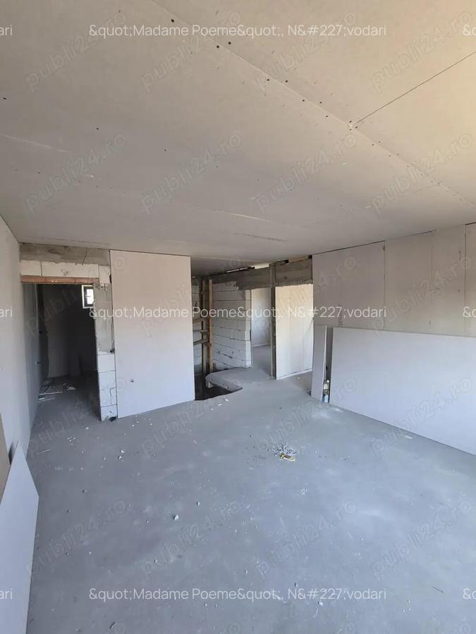 Casa cu teren 240 mp ?i patru camere dec. - 2