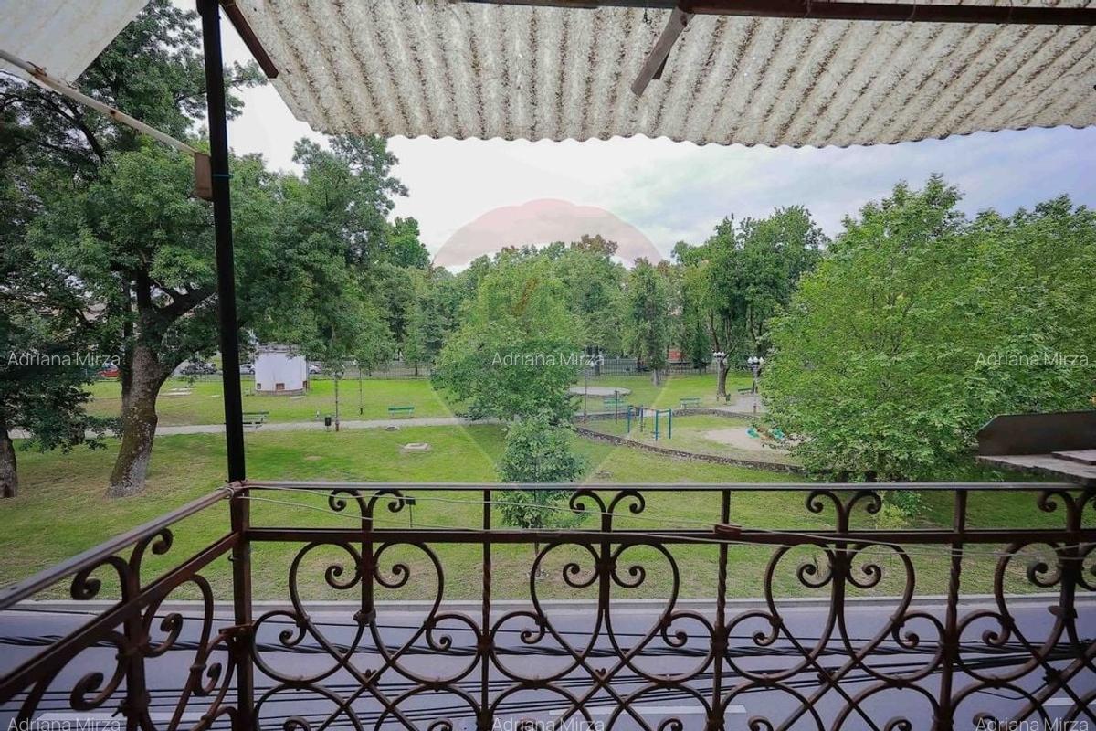Apartament Ultracentral cu 3 camere ideal pentru investitie - 3