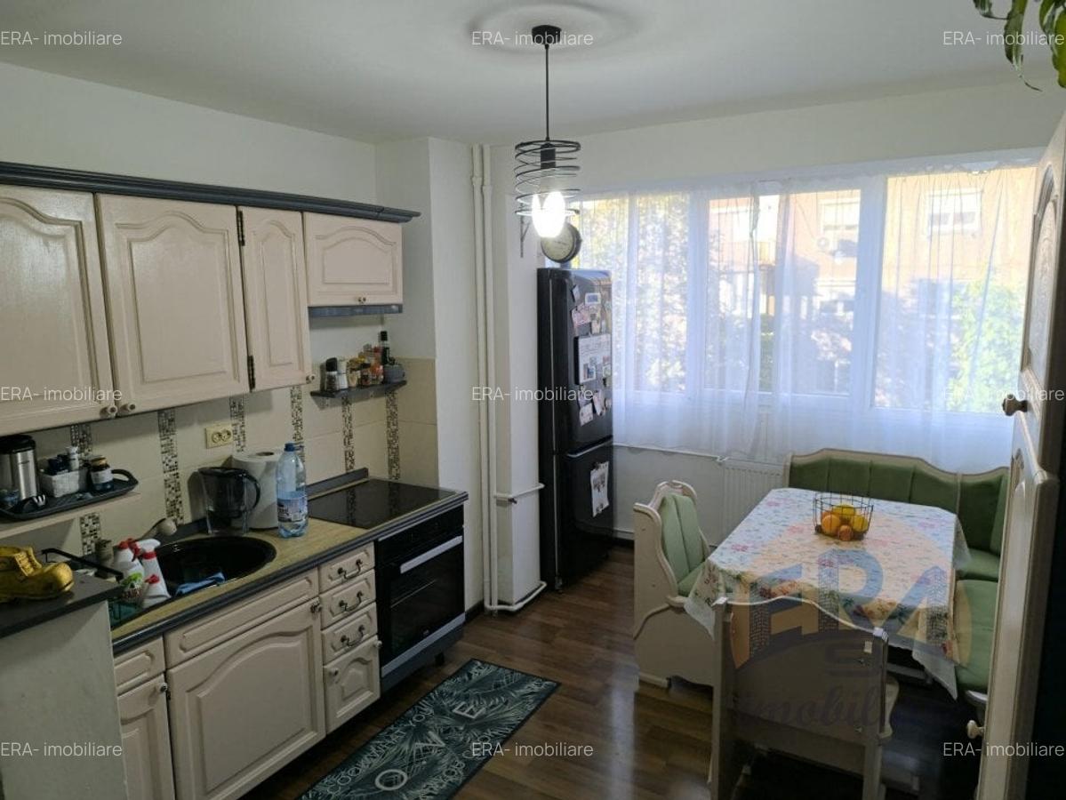 Apartament cu 3 camere semidecomandat, mobilat în Rogerius - 3