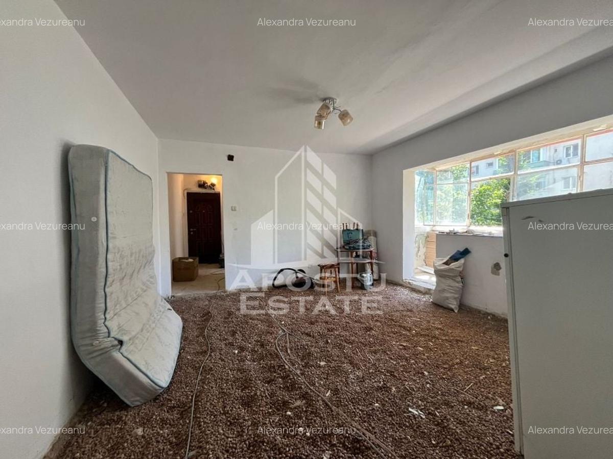 Apartament cu 3 camere semidecomandat în Spitalul Județean - 4