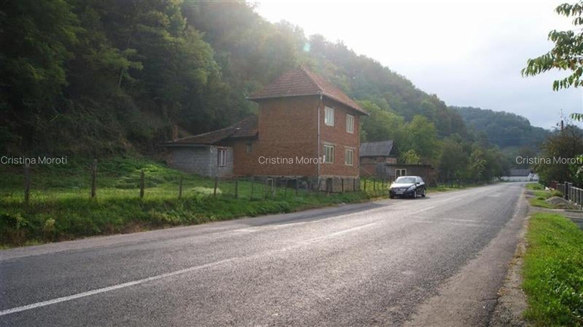 Casa traditionala in Sat Zdrapti, Comuna Ciscior, Judetul Hunedoara.
EXCLUSIV - - 3